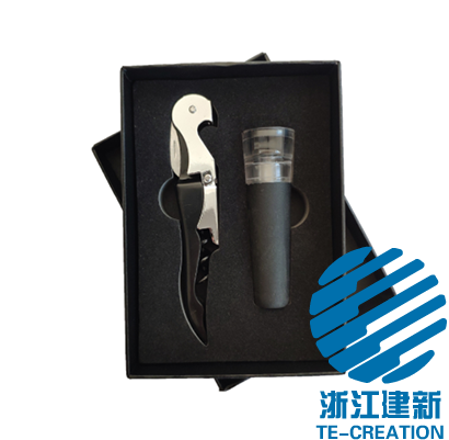 TC-B032    wine gift set ,gift box (card) with 4-pcs wine accessories