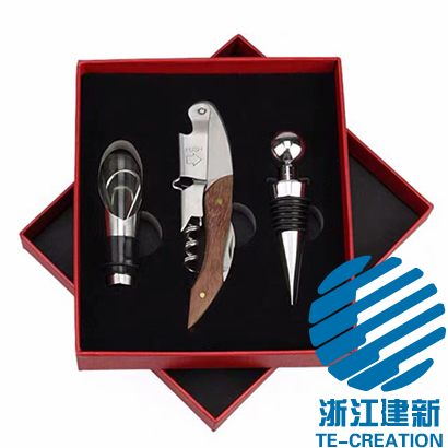 TC-B035   wine gift set ,gift box (card) with 3-pcs wine accessories