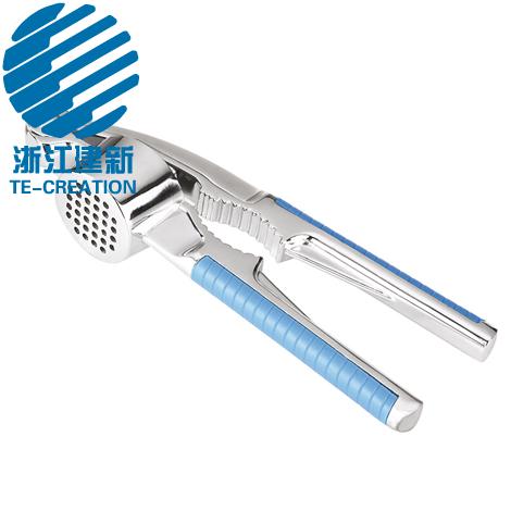 TC-K242    Multifunctional Zinc Alloy Garlic Press, Walnut Cracker Tool